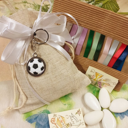 coccarda bianca souvenir ciondolo portachiavi pallone di calcio anello catenella ricordino gadget confezionato sacchetto confetti rustico bomboniera bigliettini Comunione Cresima