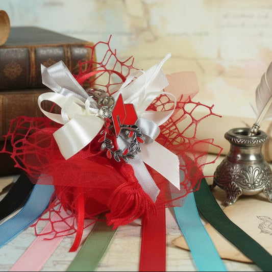 bianco panna grigio-perla e nastro bigliettino bomboniera da confezionare confetti sacchettino rete rosso portachiavi laurea di metallo corona d'alloro cappello tocco nappina