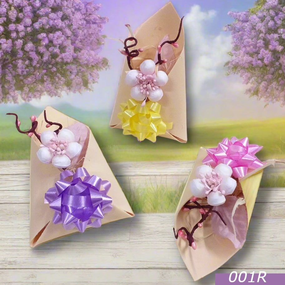 rosa pastello confezione lilla fucsia gialla bustina fommy gomma crepla fioristi mazzolino bouquet piccolo miniatura fiori di pesco finto artificiale di stoffa pistilli foglie uso segnaposto ristorante chiudipacco regalo decorazioni pasquale