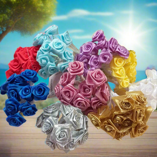 azzurro rosa antico lilla giallo bianco oro argento rosso blu applicazioni fiori bomboniere fai da te rose e roselline boccioli di tessuto raso satin con stelo gambo di ferro per composizioni floreali pasquali natalizie uso creare fermacapelli fasce acconciature chiudipacco regalo