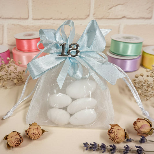 18 anni sacchetti confetti confezionati per bomboniere diciottesimo compleanno azzurro celeste ragazzo o ragazza originali idee per allestimento con fiori secchi