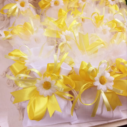 candy bar sacchetto bianco bomboniere margherita fiori decorazioni per fai da te portaconfetti con confetti matrimonio Battesimo Prima Comunione Santa Cresima