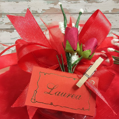 particolare al centro fiorellini rossi fiori bianchi roselline bigliettino offerta sacchetti laurea economici originali fai da te kit e confezionati confetti
