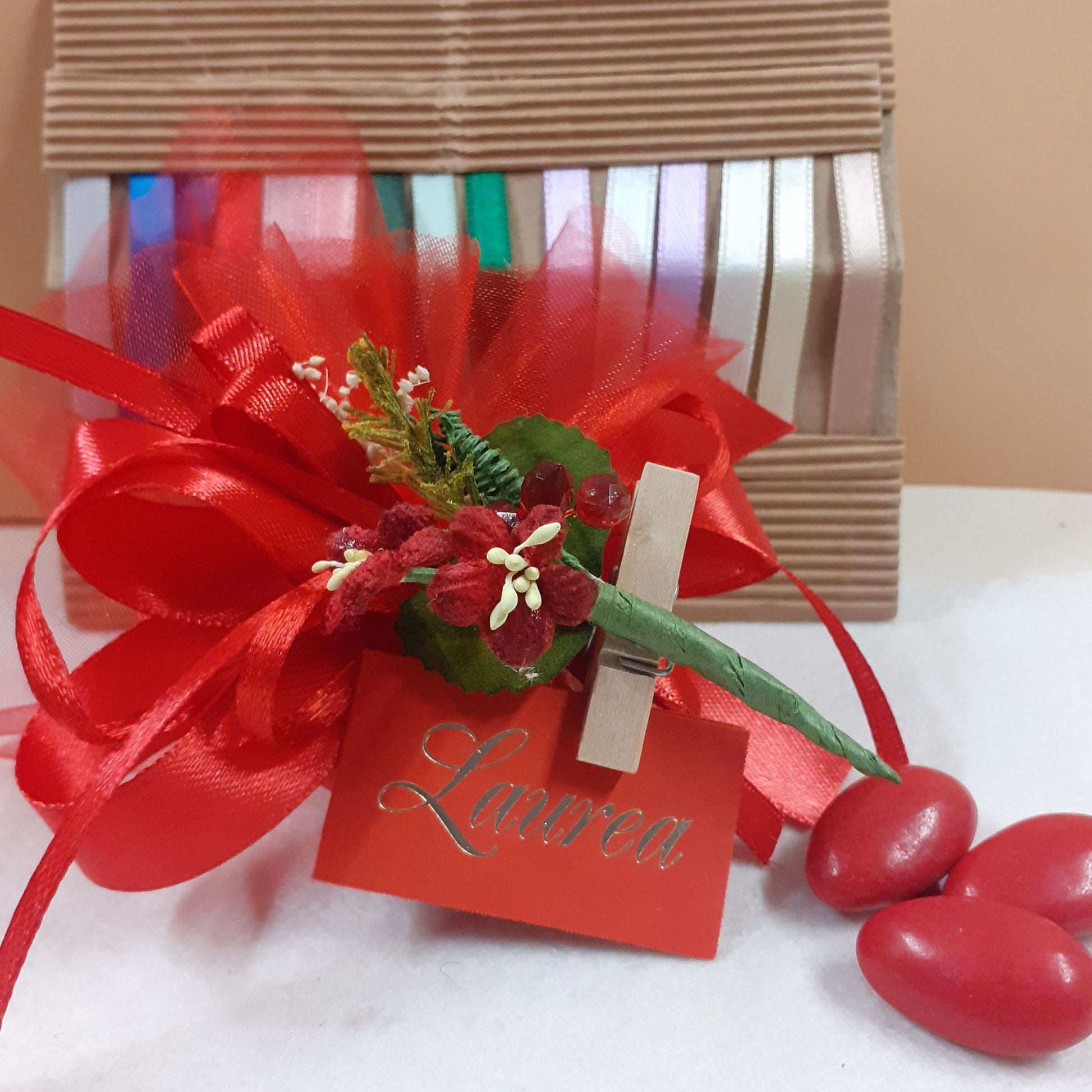 sacchettino economico tulle laurea fai da te kit e confezionato confetti rossi fiori pinza segnaposto Italian bomboniere scelta colori