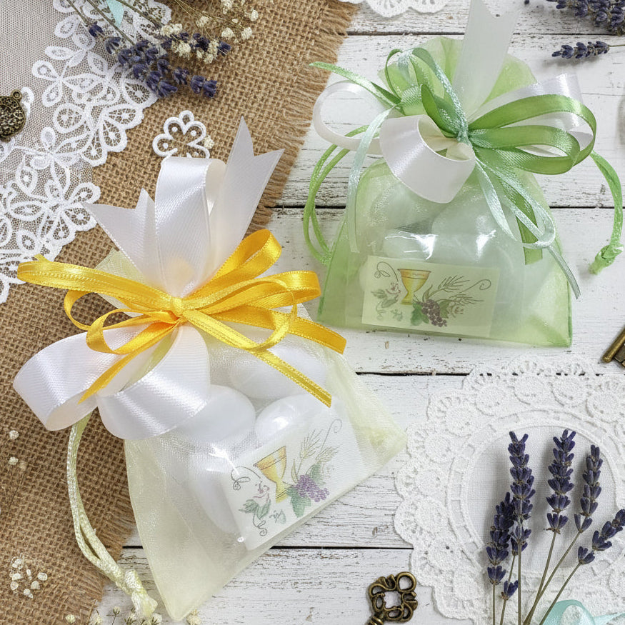 bianco giallo verde chiaro bomboniere assortite colori bustine organza sacchetti portaconfetti colorati confezionati 5 confetti italiani bigliettino matrimonio anniversario nozze compleanno cresima comunione battesimo