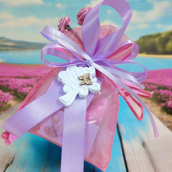 fucsia lilla sacchettini bomboniere organza gessetto albero della vita farfalla legno per confettata e segnaposto matrimonio Prima Comunione Santa Cresima Battesimo bimba femminuccia confezionati confetti e bigliettino personalizzato roselline