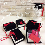 Set da 12 sacchetti portaconfetti laurea in velluto, con nappina Set da 12 sacchetti portaconfetti laurea in velluto, con nappina