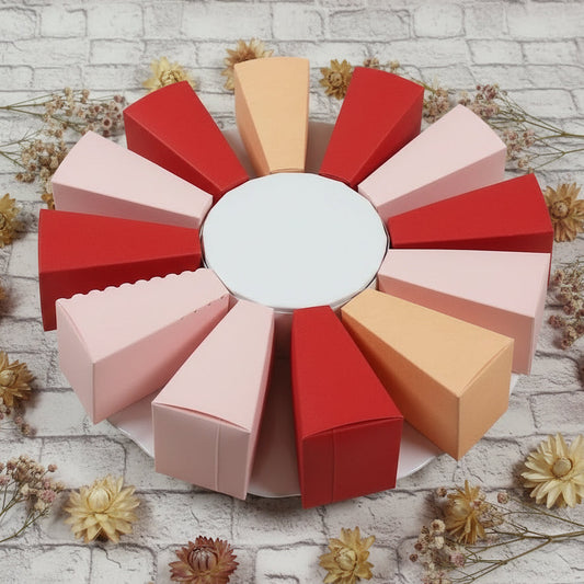 bianco panna rosso rosa pesca centro cake topper colori kit fai da te scatoline fetta di torta scenografica decoupage bomboniere da decorare portaconfetti e regalo confezionamento caramelle cioccolatini confetti