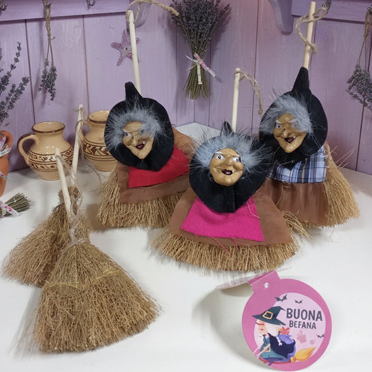 addobbi decorazioni festività epifania scopetta ramazza da decorare per bambole e pupazzi di pezza stoffa e mini scopa di saggina con faccia di befana decorata idea regalo souvenir natale