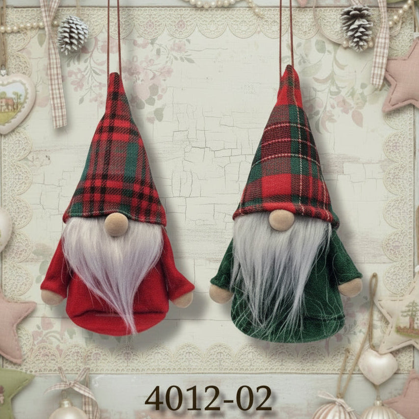 scozzese tartan vetrina gnomi nordici per decorazioni fai da te con frugoletti natalizi di feltro peluche pannolenci tessuto coppia San Valentino