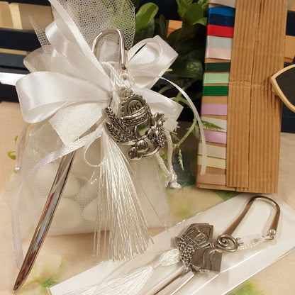 segnalibro metallo zama ciondolo ricordino bomboniera segnaposto Comunione Calice Mitria Cresima nappina bianca confezionato confetti sacchetto bigliettino colori nastrini e coccarda bianca