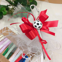 segnaposto bianco e rosso packaging confezionamento segnalibro pallone calcio bomboniere tema sport confezionate Italian confetti sacchetto rete pizzo bigliettino Prima Comunione Cresima 18 anni laurea matrimonio