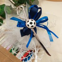 blu e bianco colori packaging confezionare segnalibro pallone calcio bomboniere segnaposto tema sport confezionate Italian confetti sacchetto rete pizzo bigliettino Prima Comunione Cresima 18 anni laurea matrimonio