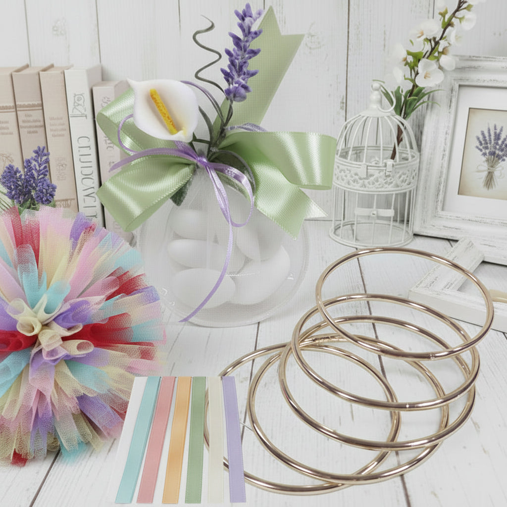 cerchio di metallo dorato anelli per confezioni portaconfetti segnaposto bomboniere confettata con mazzolino fiori secchi lavanda calla nastrino fiocco stile vintage old fashioned provenzale scelta colori tulle e nastro