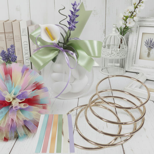 cerchio di metallo dorato anelli per confezioni portaconfetti segnaposto bomboniere confettata con mazzolino fiori secchi lavanda calla nastrino fiocco stile vintage old fashioned provenzale scelta colori tulle e nastro