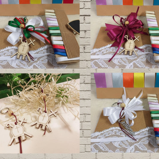 portachiavi Comunione Cresima simboli mitria pastorale vescovile targhetta icona legno ciondolo cordino perline palline coccarda o scritta metallo segnaposto  confezionato o kit fai da te