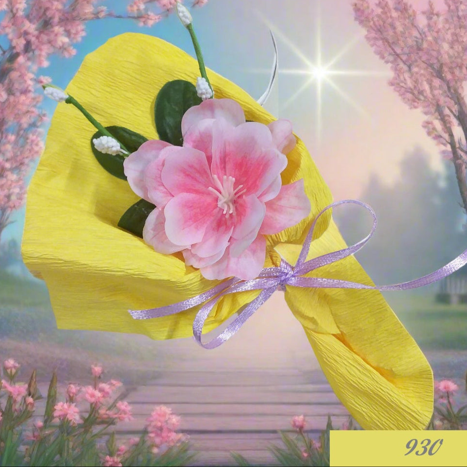 confezione da fioristi carta gialla pick mazzolino bouquet piccolo miniatura fiori di pesco finto artificiale di stoffa pistilli foglie uso segnaposto ristorante chiudipacco regalo decorazioni pasquale