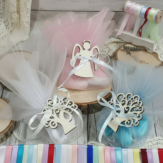 sacchetto di tulle bomboniere battesimo nascita babayshower entro 1 euro rosa celeste bianco con ciondoli angioletto albero della vita in legno shabby chic