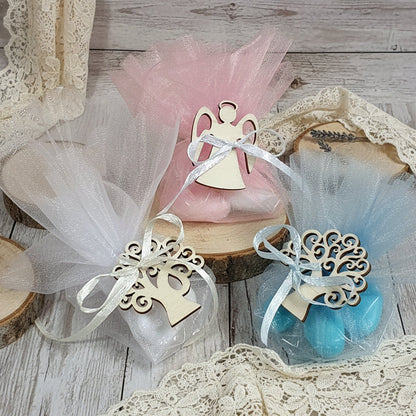 sacchetto di tulle bomboniere battesimo nascita babayshower entro 1 euro rosa celeste bianco con ciondoli angioletto albero della vita in legno shabby chic
