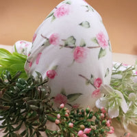 centrotavola uovo grande rivestito tessuto stampato elasticizzato a fiori e fiorellini rosa colori pasquali per fai da te pezza stoffa vetrina negozio online materiali creativi Renkalik hobbistica