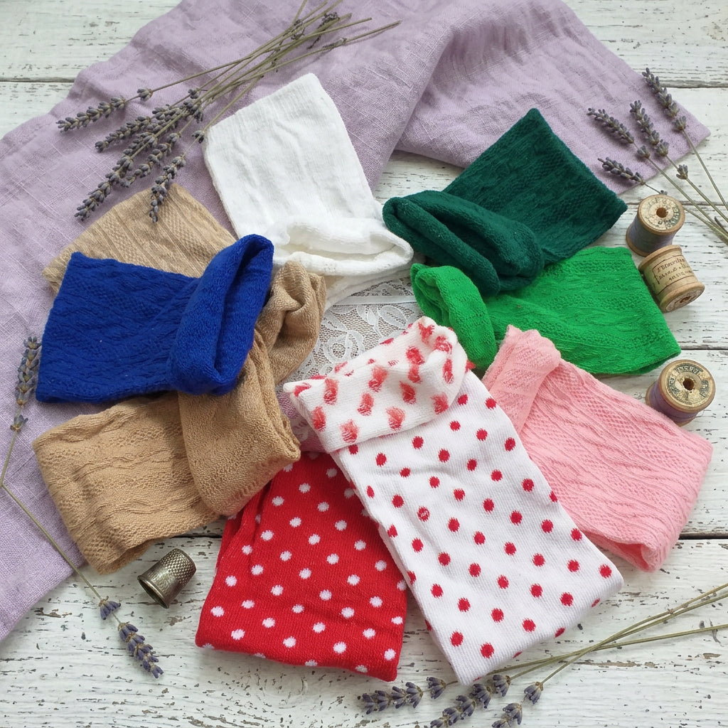 bambolina pasquale presenta colori tubolari bambole elasticizzati maglina elastica tinta unita treccia uso rivestire palline Natale uova Pasqua fai da te angioletti bambole gnomi bianco verde rosa pois rosso bluette beige