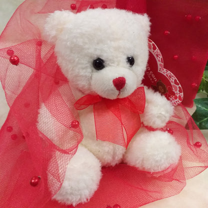 come creare con tulle pearl stafil ritaglio 100 x 68 cm rosso con ciondoli perle idea rivestire pupazzo san valentino festa della mamma orso allestimento vetrinistica natalizia casa negozio packaging