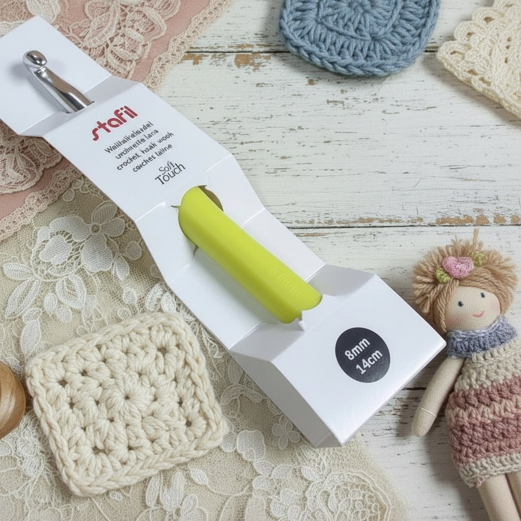uncinetto per lana crochet soft touch in alluminio manico gomma ergonomico grande da 8 mm lungo 14 cm stafil per lavorare filati grossi e fettuccia
