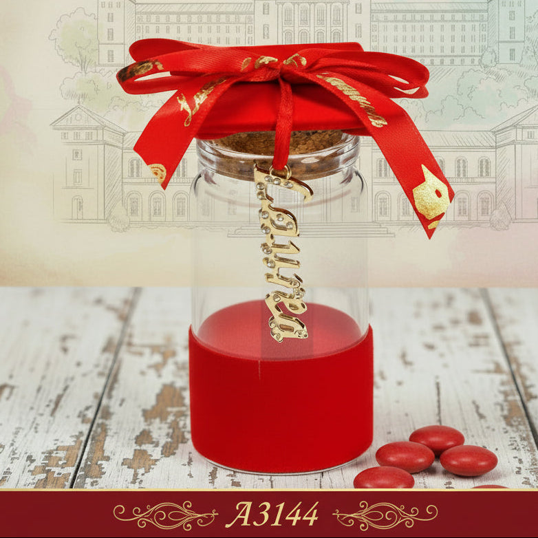 ciondolo scritta laurea tappo rivestito come cappello tocco barattolo vasetto portaconfetti bomboniere da confezionare confetti segnaposto ricordini allestimento sfondo campus universitario