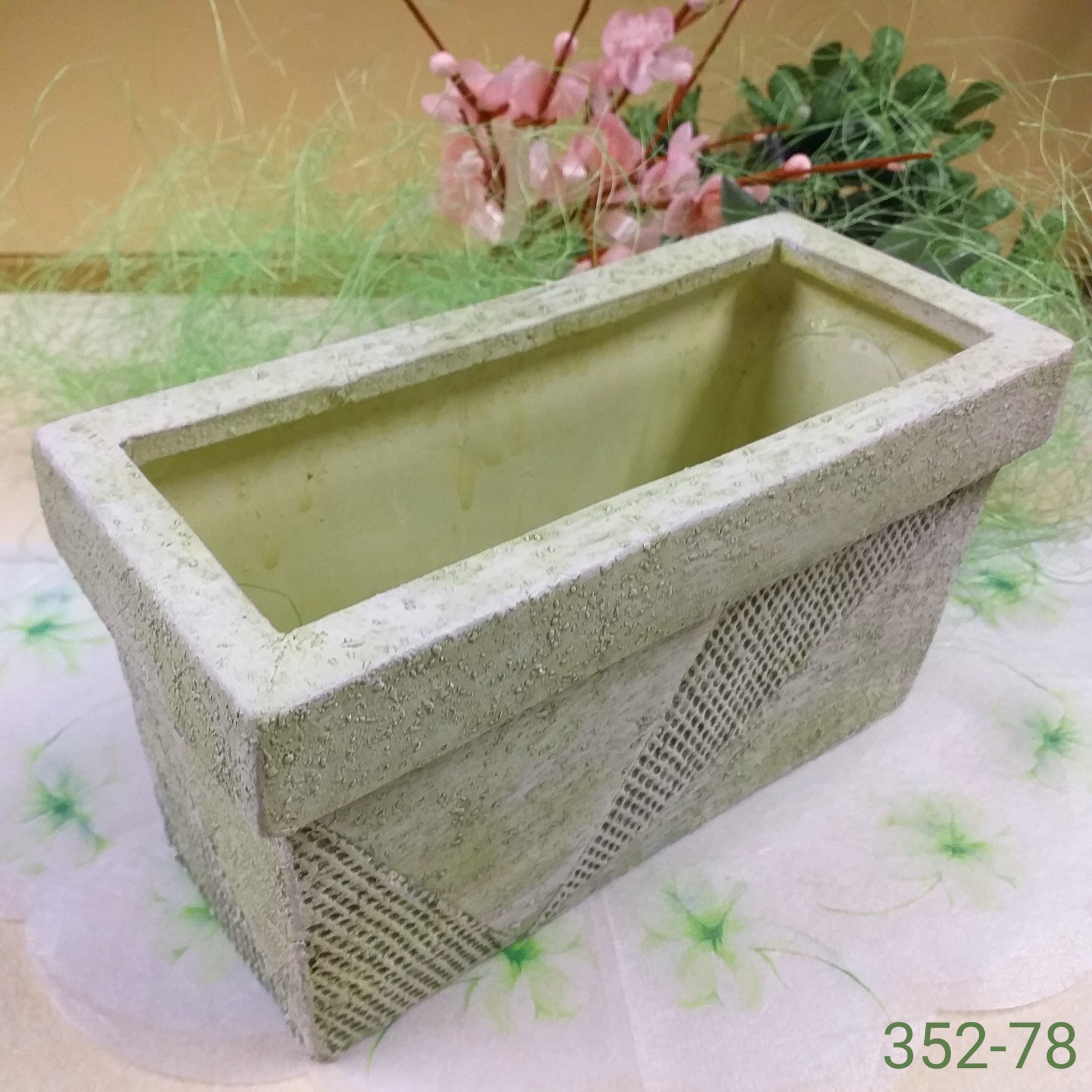 ciotola rettangolare verde vaso terracotta contenitore coccio decorato colorati particolari ad uso composizioni floreali fai da te con materiali da fioristi fiori secchi piante artificiali Natale centrotavola