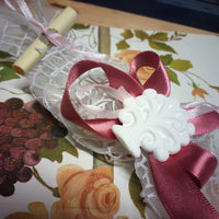 gessetto albero della vita bomboniere matrimonio battesimo comunione confezionate caramella pizzo rete bianca nastro rosa antico pergamena confetti