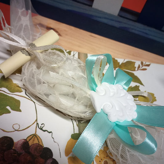 gessetto albero della vita bomboniere matrimonio battesimo comunione confezionate caramella pizzo rete bianca nastro verde acqua pergamena confetti