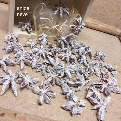 anice stellato innevato con neve spezie decorative biedermeier uso decorazioni natalizie ghirlande fiori bomboniere packaging vetrinistica chiudipacco regalo