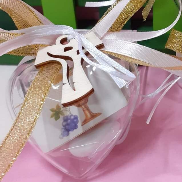 bomboniera cuore plastica portaconfetti comunione bigliettino simboli Calice uva Croce Tau legno Francescana colori Rosa oro bianco