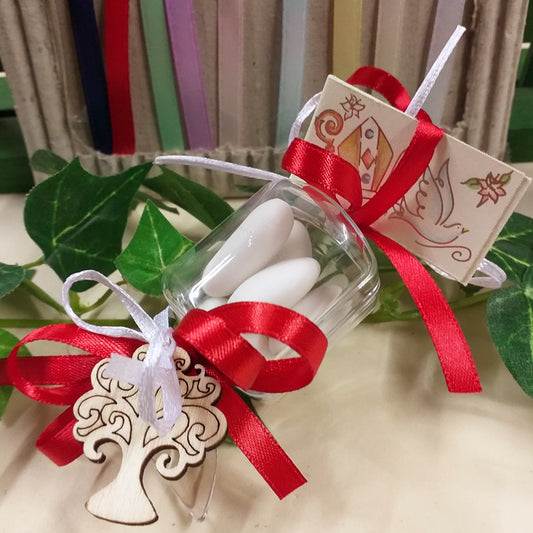 bomboniere caramelle portaconfetti plexiglass confezionate con cinque confetti bimbo ciondolo albero della vita legno per prima comunione cresima battesimo nastro rosso