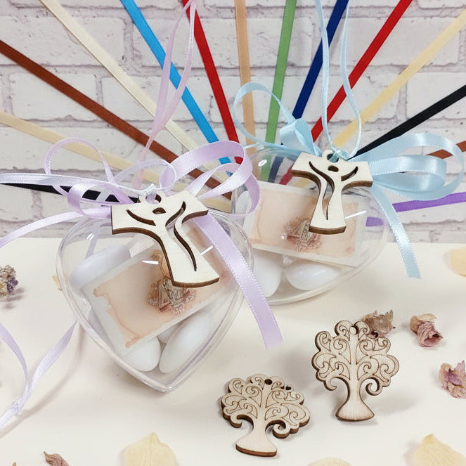 cuore ciondolo albero della vita legno Croce Tau sacra francescana confezione rosa lilla celeste confetti bianchi bomboniere Comunione cuoricini Cresima matrimonio