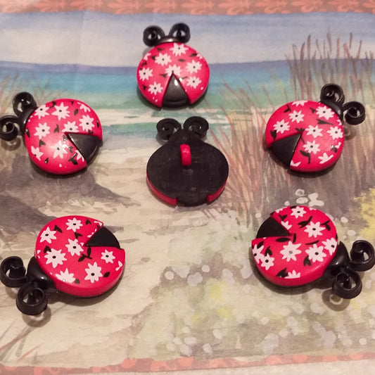 bottoni particolari colorati per bigiotteria bomboniere hobby cucito creativo tema animali portafortuna laurea coccinelle uso confezionamento packaging chiudipacco regalo pasquale idee sorpresine uova