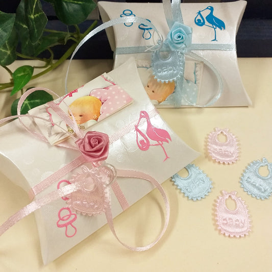 scatoline economiche bustine bianche kit fai da te 1 euro offerta bomboniere rosa bimba femminuccia celeste azzurro bimbo maschietto nascita battesimo primo compleanno bavagline baby bigliettino targhettina fiorellini sticker cicogna ciuccio