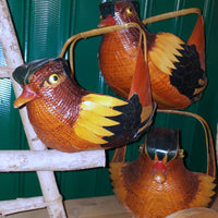 Diverse misure per cestini Pasquali per confezioni regalo fai da te galline in vimini con manico decorazioni colori naturali e blu
