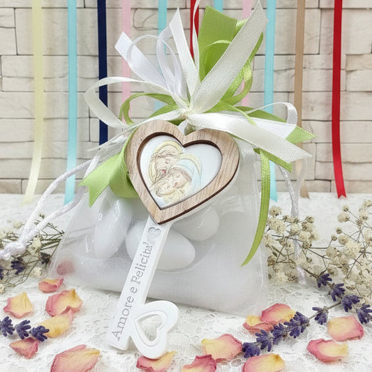 scritta frasi Amore e Felicità su oggettino in packaging sacchetto bianco nastri verde chiaro confezionato confetti bigliettino bomboniera Prima Comunione Santa Cresima Battesimo matrimonio icona Sacra Santa famiglia chiave ricordino religioso