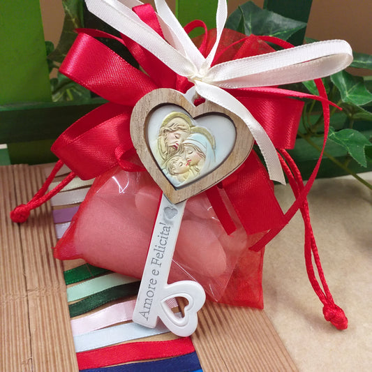 colore rosso scritta frasi Amore e Felicità su oggettino in packaging sacchetto confezionato confetti bigliettino bomboniera Prima Comunione Santa Cresima Battesimo matrimonio icona Sacra Santa famiglia chiave ricordino religioso