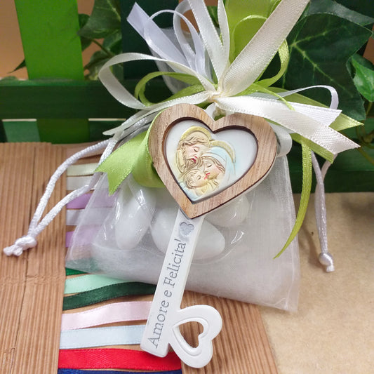 scritta frasi Amore e Felicità su oggettino in packaging sacchetto bianco nastri verde chiaro confezionato confetti bigliettino bomboniera Prima Comunione Santa Cresima Battesimo matrimonio icona Sacra Santa famiglia chiave ricordino religioso