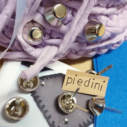 minuteria di borchie piedini con graffe apribili per fai da te borse artigianali uncinetto su fondi ecopelle