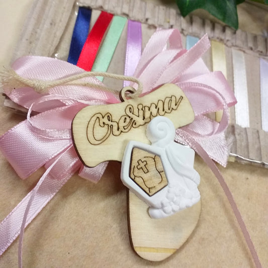 rosa bambina ragazza Tau legno Croce con applicazione simboli gesso Mitria pastorale vescovo giglio originali segnaposto Santa Cresima scritta e coccarda fiocco nastro