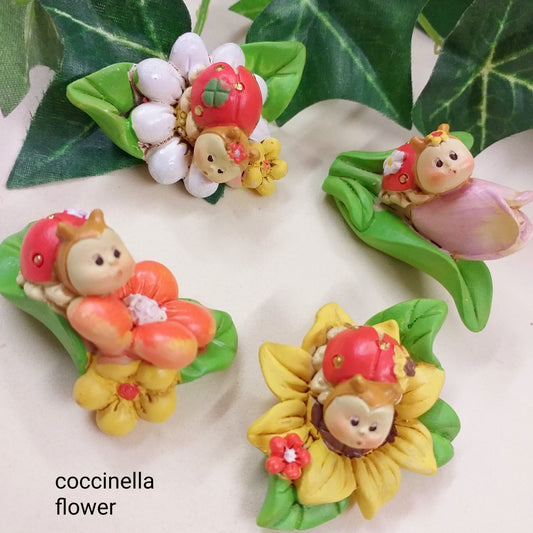 offerta statuine coccinella flower Fiore 4 cm oggettistica statuetta idea regalo bomboniere ricordini decorative uso per hobbistica accessori composizioni fiori decorazioni bonsai piantine perline segnaposto natalizi