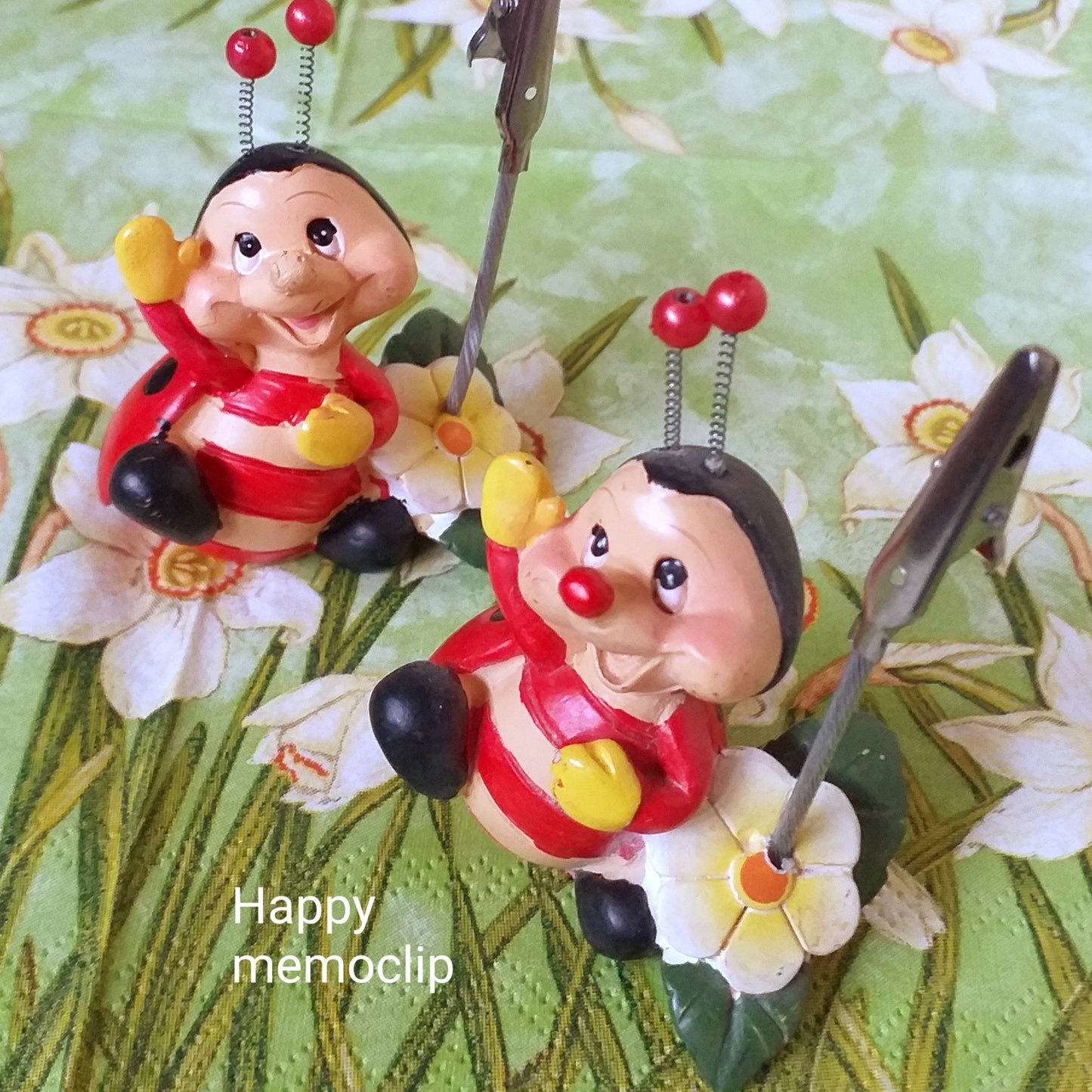Happy memoclip statuine coccinella oggettistica statuetta idea regalo bomboniere ricordini decorative uso per hobbistica accessori composizioni fiori decorazioni bonsai piantine perline segnaposto natalizi