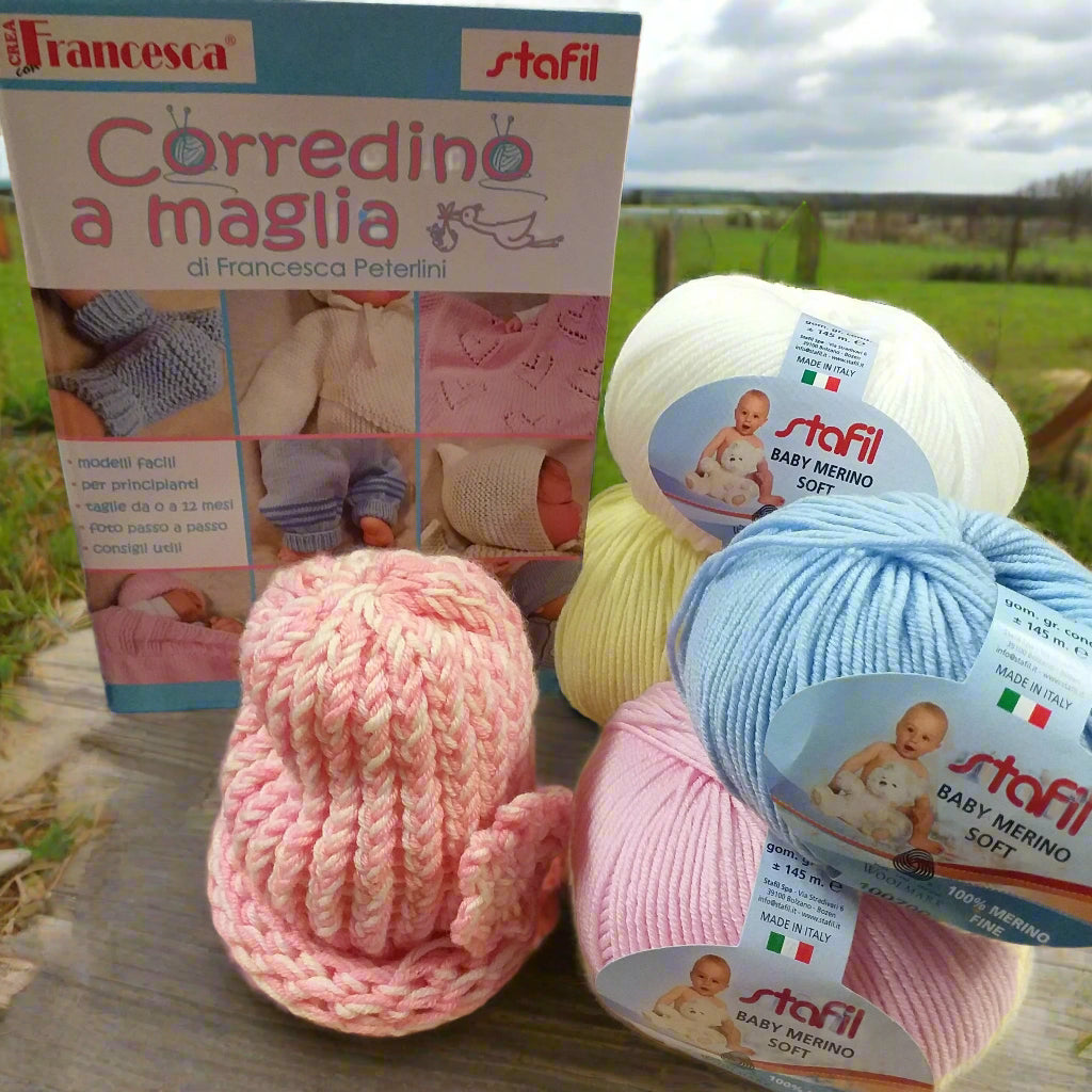 kit libretto manuale con filato anallergico lana baby soft Merino idee modelli principianti istruzioni schemi foto tutorial corredino bebè neonato taglie 0-12 mesi