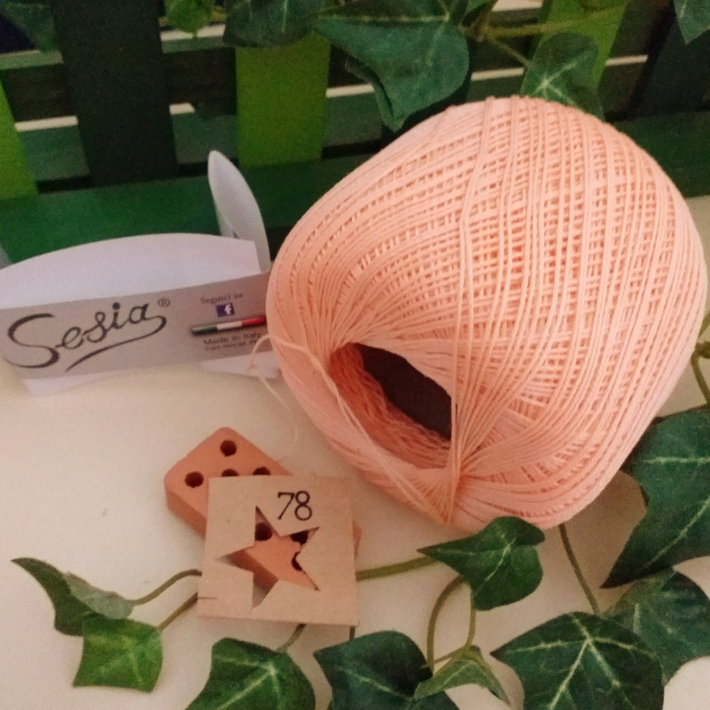 Gomoli Di Filato Per Maglieria E Uncinetto Isolati Su Sfondo Bianco Gomoli Di Lana Di Cotone E Matasse Come Materiale Organico Naturale Per Maglieria Fai Da Te Moda Fatta A Mano Generativa Ai 54476537