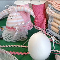 Pasqua Fai da Te coniglietto bambola rivestire con tubolare e uovo di polistirolo nastri passamanerie lavoretti creativi bambini addobbi decorazioni animaletti