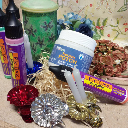 negozio vetrina decorare candele a Natale con tovaglioli di carta decoupage fiori penne di cera liquida colla Stafil-Kreul Kerzen potch hobby line mollettine clips portacandeline