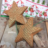 decorazioni natalizie rustiche addobbi albero Natale in terracotta stelle 5 cm dorate da appendere uso chiudipacco regalo segnaposto capodanno composizioni floreali centrotavola